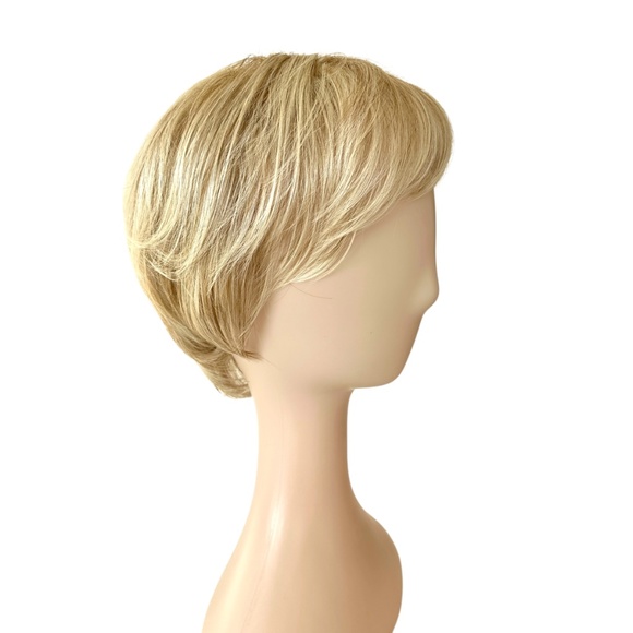 Two Raquel Welch Wigs Enchant in Biscuit and Ready to Take Off in Silver - Picture 4 of 16